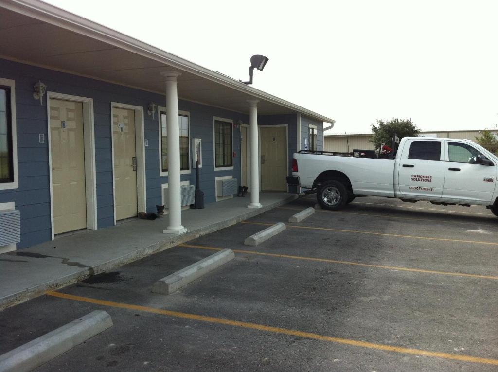 Kenedy Inn and Suites image 17
