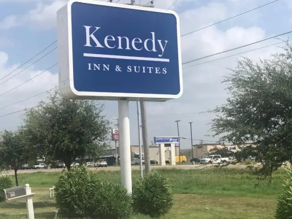 Kenedy Inn and Suites 4