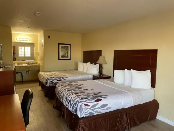 Kenedy Inn and Suites 5