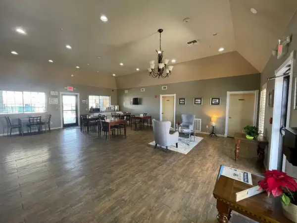 Kenedy Inn and Suites 8