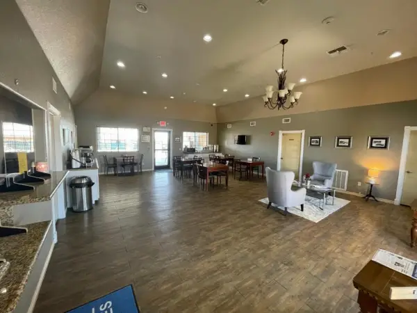 Kenedy Inn and Suites 9